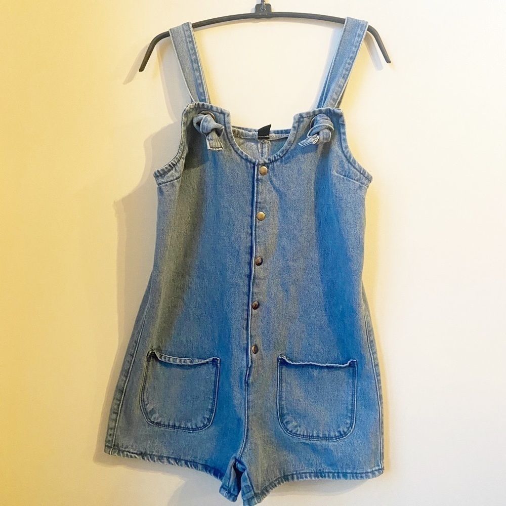SHEIN Medium Wash Denim Shorts Overalls